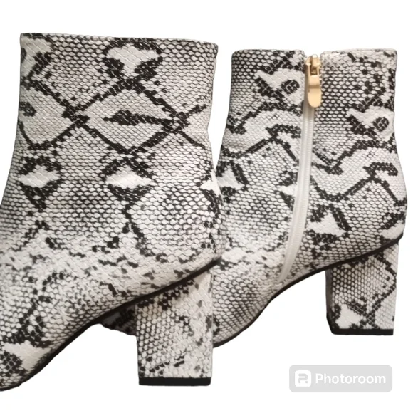 WETKISS Women's Snakeskin Ankle Boots Size 7.5 - Picture 9 of 15